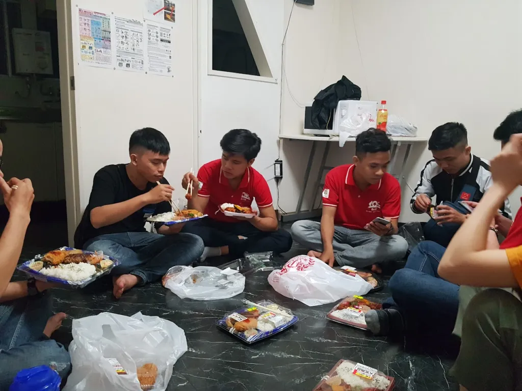 Bua an toi gian nhung day quyet tam trong nhung ngay dau